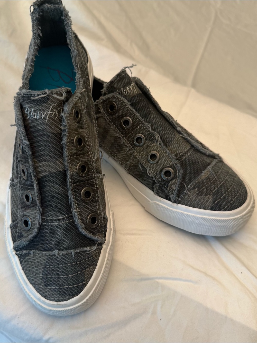 Blowfish Women’s camouflage Frayed Slip-On Canvas Sneakers